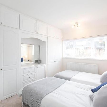 3 Bed House/Garden/Wi-Fi/Parking/Central Location Vila Guildford Exterior foto